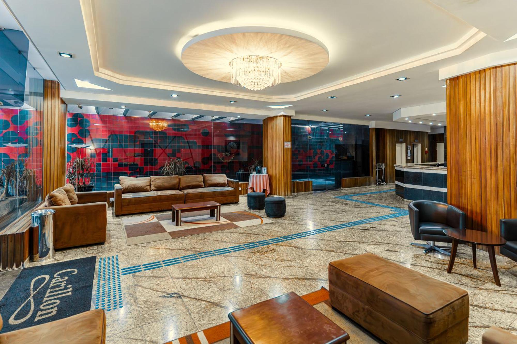 Carillon Plaza Hotel — Photos 1