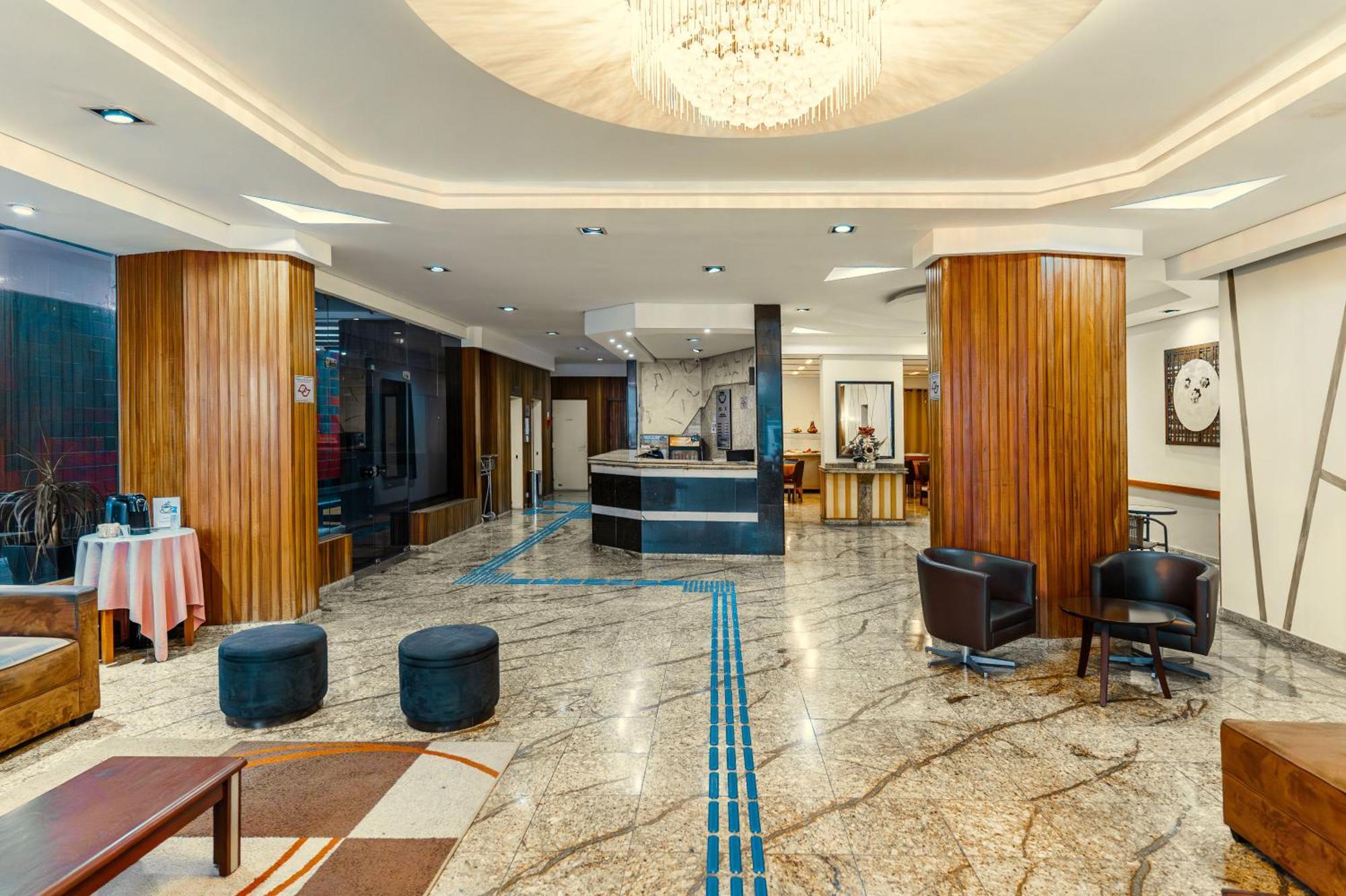 Carillon Plaza Hotel — Photos 2